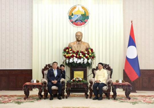 Lao Prime Minister Meets Republic of Korea Delegation to Boost Business Cooperation